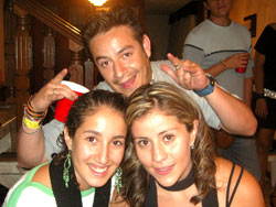 Jorge con sus primas - Priscila y Kristina